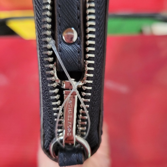 NEW!! Michael Kors JET SET zip around phone wallet wristlet in Admiral - Picture 4 of 5